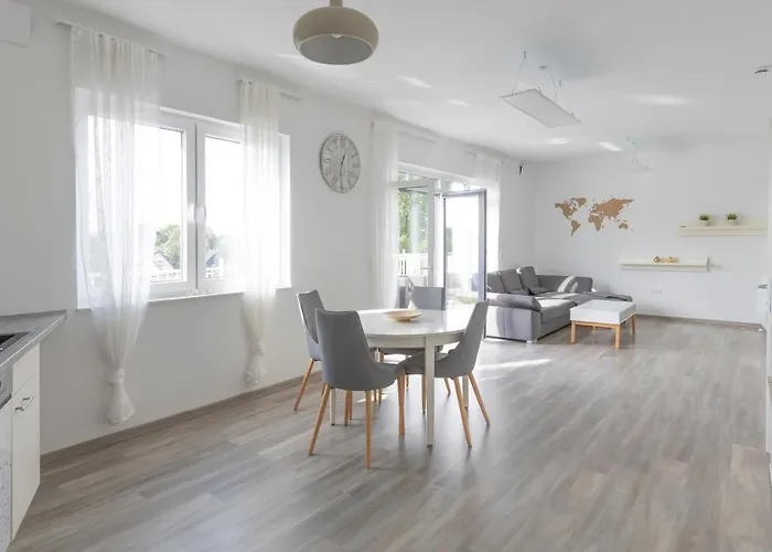 Moderne 2 Zimmer Ferienwohnung Mit Dachterrasse - 95Qm